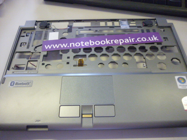 LIFEBOOK P8010 TOUCHPAD COVER Y02068