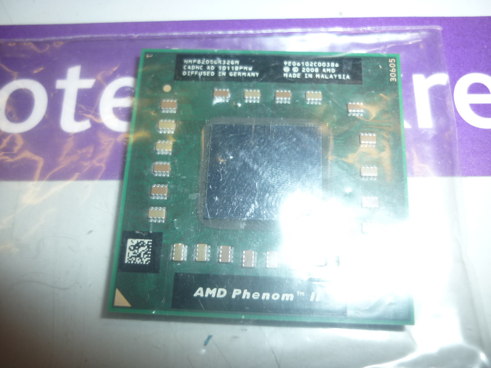 AMD Phenom II Triple Core Mobile P820 1.8 Ghz HMP820SGR